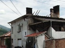 Целият живот на шестчленно семейство от Сопот изгоря за 10 минути пред очите им