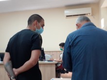Мъж принуди 16-годишна да предлага секс, обеща й нещо и тя се съгласи