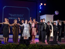 Мюзикълът "Чаплин", поставян единствено на Бродуей, идва на Античния театър в Пловдив!