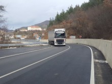 Затворен за движение е пътят Кричим - Девин заради ПТП с пострадали