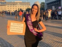 Хубавата пловдивчанка проговори за протестите, министрите и политиката