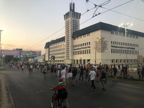 Протестиращите блокираха централни булеварди и ключови кръстовища в Пловдив