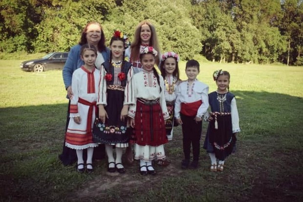 Фейсбук За поредни отличия за талантите на Варна във фолклорното