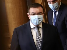 Здравният министър прогнозира втора COVID-19 вълна