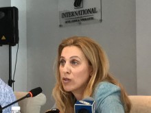 Министър Николова: Всички сме еднакво долу!