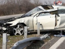 Млада жена опита да се самоубие на "Тракия", нарочно тръгна в насрещното, последва челен сблъсък!