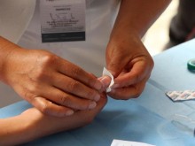Условна присъда за мед. сестрата, теглила пари от дебитна карта на починал пациент