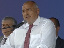 Борисов блъфира, макар и разчекнат между четири коня, знае акъла на патриотите