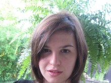 Млада художничка открива изложба "Пътуване във времето и пространството"