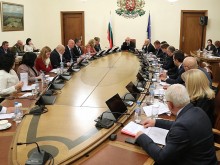 Проф. Дичев: Властта вече изключително много прилича на комунистическата