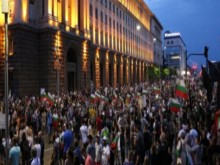 Журналистка получи сериозни заплахи от "млади и възпитани" протестъри