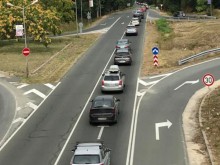Важно за всички, които се прибират от морето! Адско задръстване на изхода на Бургас