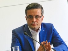Биков: Страната ще бъде хвърлена в хаос, ако правителството подаде оставка