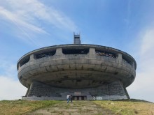 От САЩ се дариха средства за спасяването на символа на комунизма в България - Бузлуджа
