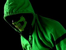 Брутален обир във варненски офис, пребиха и заключиха служителка