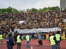 Bultras: Благодарим ви, момчета! Дано скоро да играете пред пълните трибуни на "Колежа"!