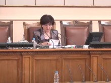 Парламентът няма да заседава днес поради липса на кворум