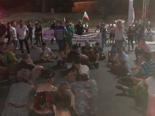 Разногласия между протестиращите в Пловдив "разцепиха" протеста на две
