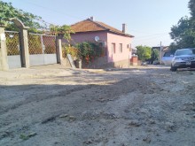 Ремонтират важна улица в Брестник