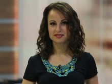 Мария Цънцарова запълва дупки всякакви