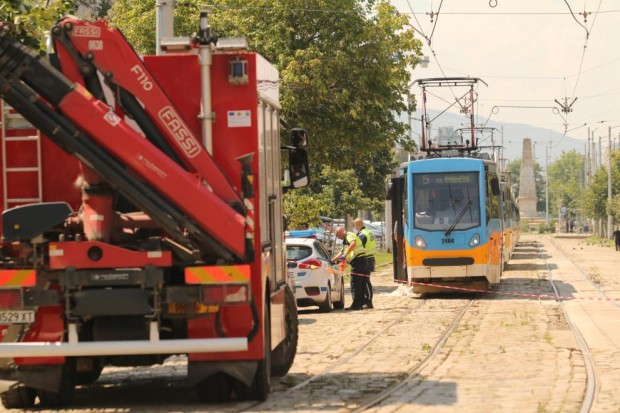 БГНЕС
Трамвай движещ се по линия №5 е блъснал и убил