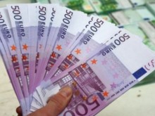 Туркиня се опита да пренесе почти 14 000 евро в сутиена си