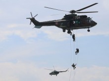 Зрелищни кадри от мащабното военно учение край Пловдив