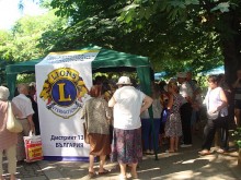 За няколко часа раздадоха 1000 очила, утре пак