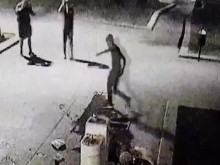 Тийнейджъри с вандалска проява в центъра на Русе