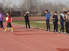 Безплатни тренировки за учениците на лекоатлетическия стадион