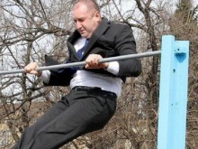 Радев е един хвърляч на камъни. Дали ще бъде съден като превратаджия?