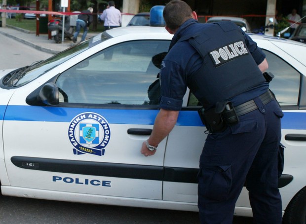 Гръцката полиция арестува 50 годишен българин който преди седмица на