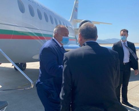 Министър-председателят пристигна в Атина, където заедно с гръцкия му колега
