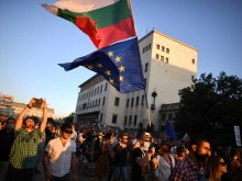 Евроактив: ЕС, сляп ли си? Виж какво се случва в България!