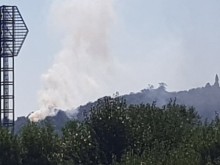 Потушиха пожара на Бунарджика, горяла е барака, обитавана от клошари
