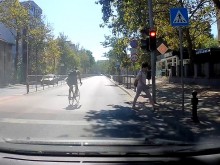 Колоездач пренаписа правилата за движение в Пловдив