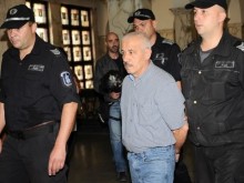 Не успяхя да открият Фарук Бекташ, убил семейство мотоциклетисти
