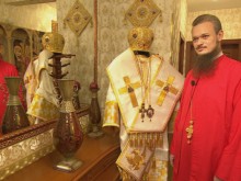 Светият синод се разграничи от протестиращия архимандрит Дионисий