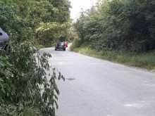 Шофьорка е в тотален шок след катастрофа над Първенец, не може да изрече ни дума!