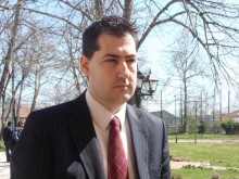 Данъчните натиснаха семейните фирми на Иван Тотев