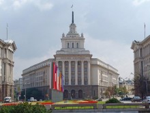 Андреев: Парламентът не може да е в сграда с герба на СССР