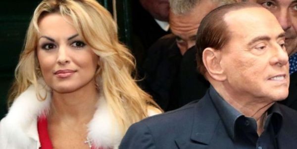 Бившият италиански премиер Силвио Берлускони е дал положителна проба за