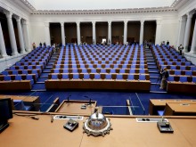 Депутатите викат вътрешния министър и премиера заради протестите
