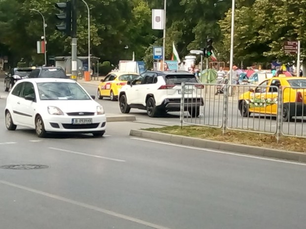 Varna24.bg
След акция на полицията тази сутрин, протестиращите вдигнаха блокадата на