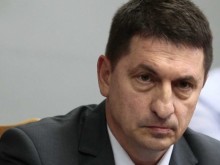 Вътрешният министър се яви на изслушване - говори за протестите