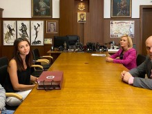 Гешев се срещна с жената, чийто автомобил бе ударен два пъти без причина