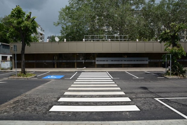 Възстановяване и опресняване на пешеходните пътеки и липсващата вертикална сигнализация