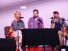 Мая Бежанска, Живко Джуранов и Петър Влайков четоха "Приказки за лека нощ" в Пловдив