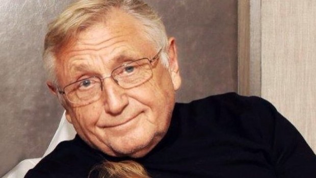 Известният чешки режисьор Иржи Менцел почина на 82 годишна възраст  съобщи съпругата му Олга на