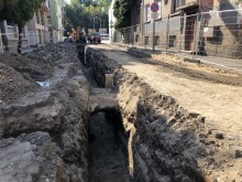Античен градеж изскочи на централна улица в Пловдив